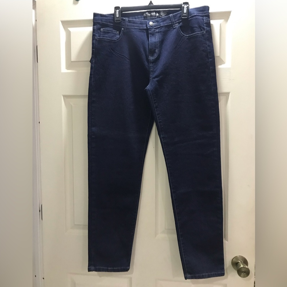 Women's Skinny Jeans in Dark Blue - Stretch Denim